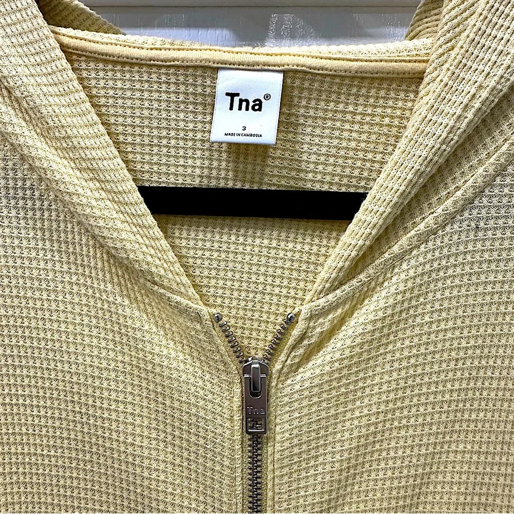 Aritzia TNA Waffle Knit Oversized Cozy Yellow Zip-Up Hoodie Sweater - Picture 4 of 5